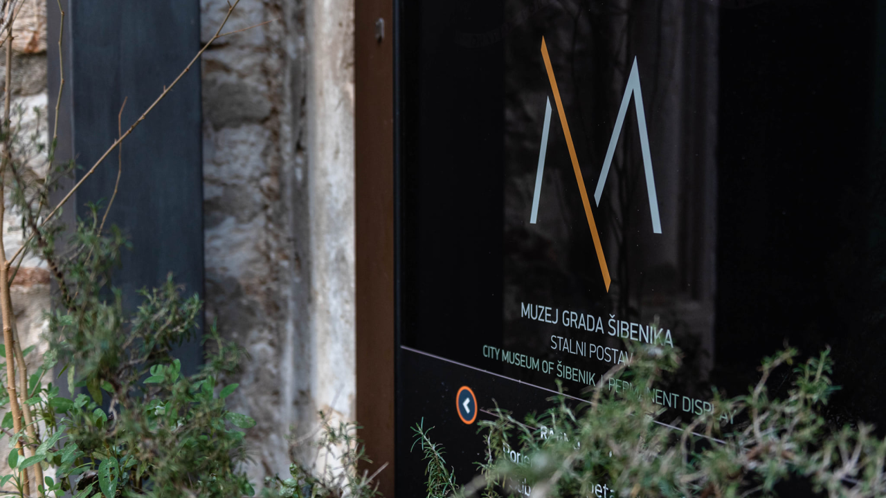 U Muzeju grada Šibenika predstavljanje brošure 'SUHOZIDI – kamena čuda u jednostavnim riječima'