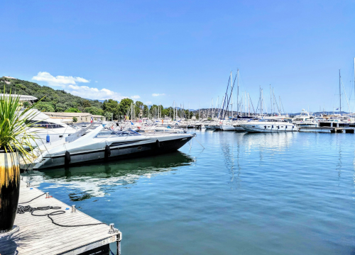 Žena (33) ukrala gorivo pa zapalila jahtu poslovnog partnera, nije znala da je jahtu prodao