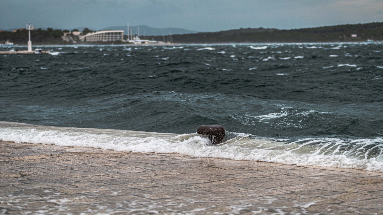 Umjereno i jako jugo u drugom dijelu dana ponegdje i olujno
