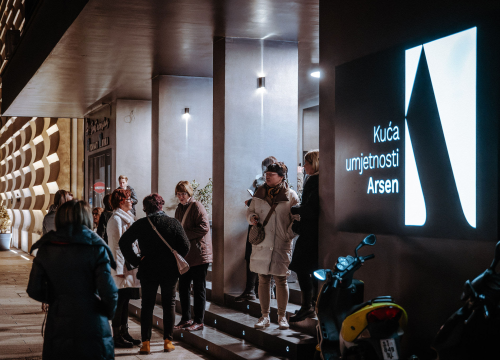 Koncert Marka Tolje, drugi dio Dine i favoriti za Oscara ovaj tjedan u Kući Arsen