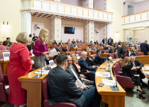 Oporba: Novinarima prijeti represija, HDZ: Presude treba donositi sud, a ne javnost