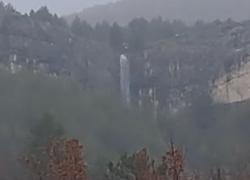 Na Kneževoj gredi kod Drniša nakon obilne kiše pojavio se slap