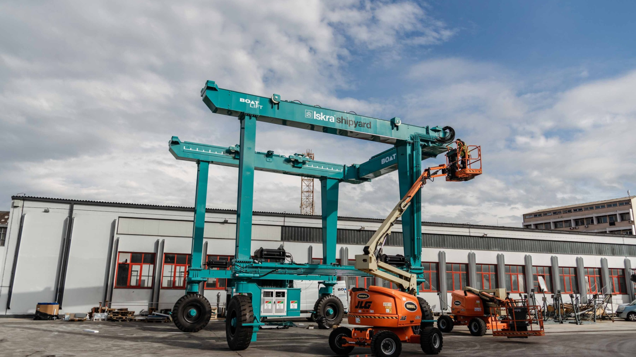 U tijeku je montaža novog travellifta kapaciteta 75 tona u Iskra brodogradilištu!