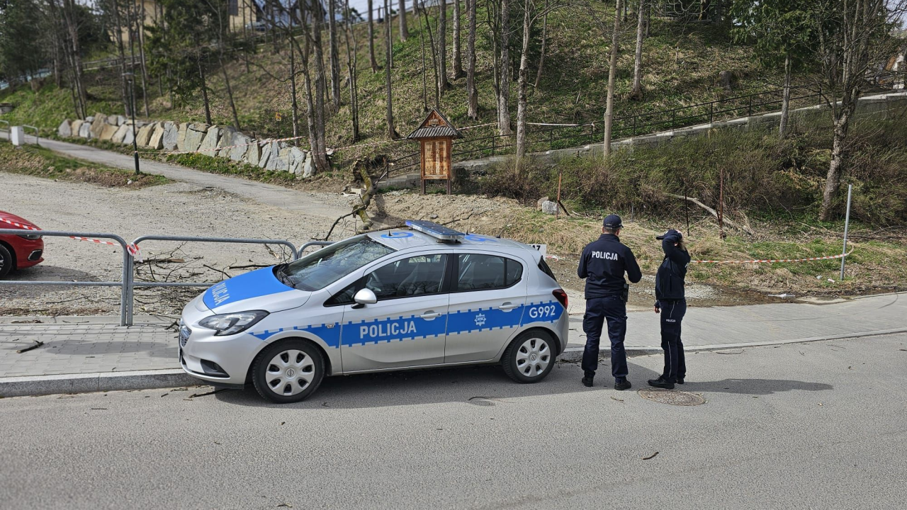 Snažni vjetrovi poharali jug Poljske, poginulo petero ljudi