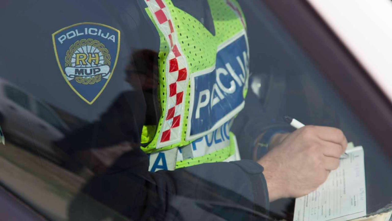 Prošlog tjedna na cestama u Šibeniku i okolici 14 prometnih nesreća: Po Žitniću 40-godišnjak vozio sa 2,41 promila