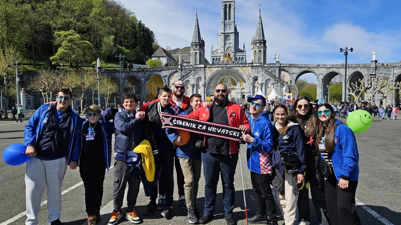 Učenici Centra Šubićevac na hodočašću u Lourdesu: 'Osmijeh na njihovim licima najveća je nagrada'