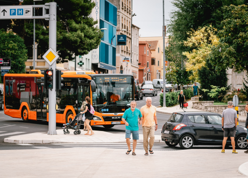 U srijedu autobusi voze po nedjeljnom voznom redu, na parkiralištima isto 'nedjelja'
