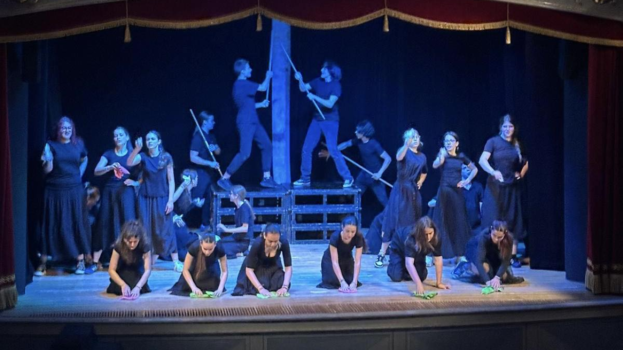 Dramski studio Ivana Jelić na Hvaru osvojio posebno priznanje za predstavu ‘Slušajte nas’