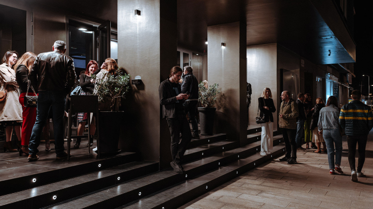 Dan mimoza u Arsenu: Odlični filmovi, humanitarna akcija i uživanje u koktelima