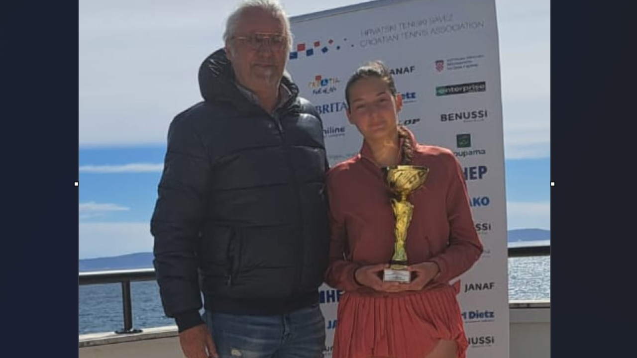 Petnaestogodišnja šibenska tenisačica Nika Bumbak viceprvakinja Hrvatske do 18 godina