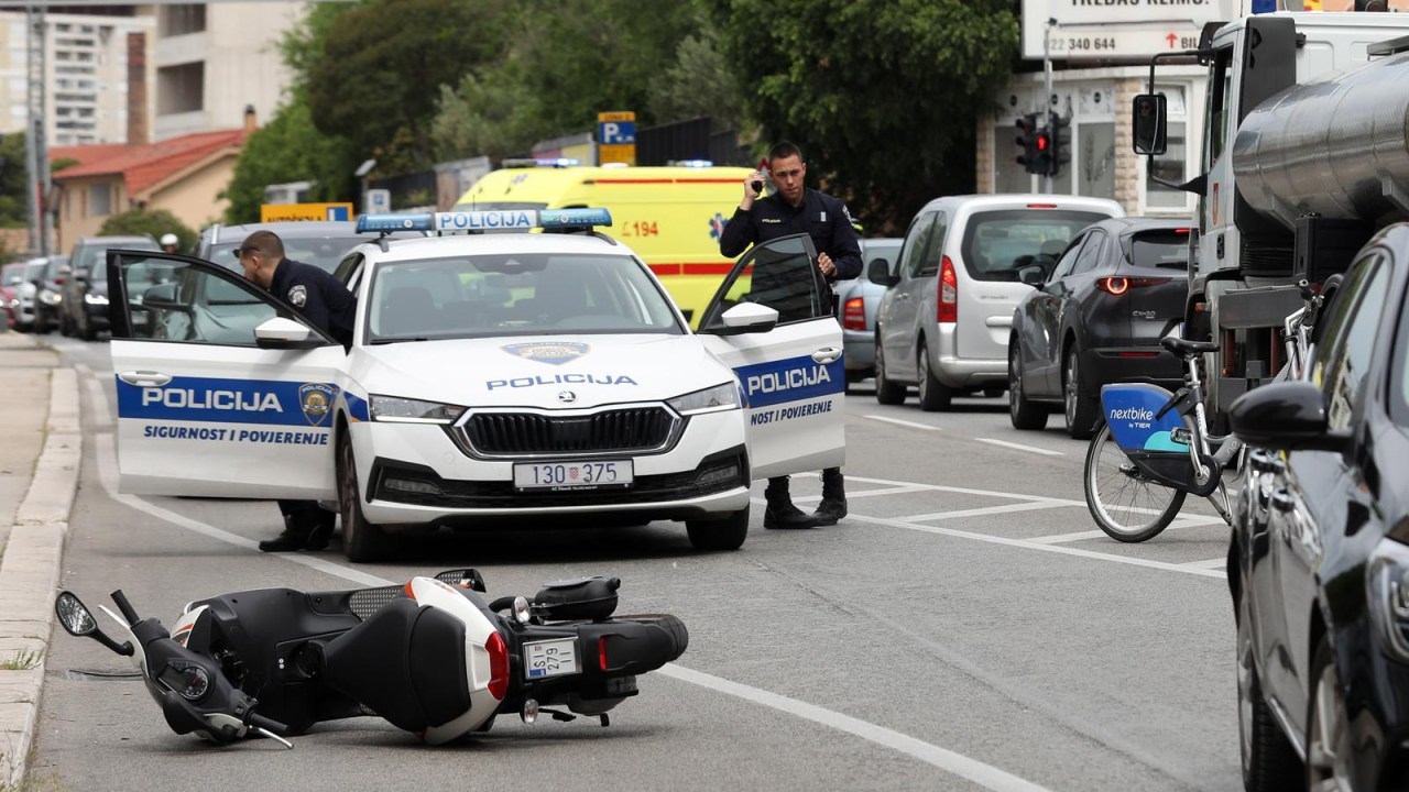 Na Baldekinu sudar automobila i motora: Motorist prevezen u šibensku bolnicu