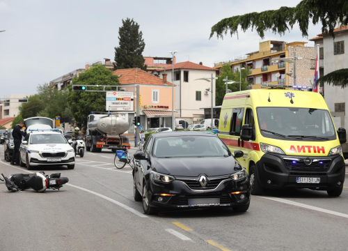 U jučerašnjoj prometnoj nesreći na Baldekinu 50-godišnji vozač motocikla teže ozlijeđen