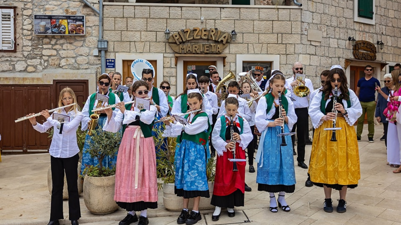 Primoštenci proslavili blagdan Gospe od Loreta