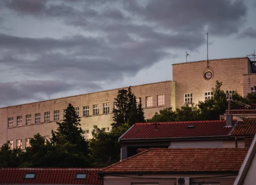 U ponedjeljak počinju prijave u srednje škole, planiran upis 48 tisuća učenika