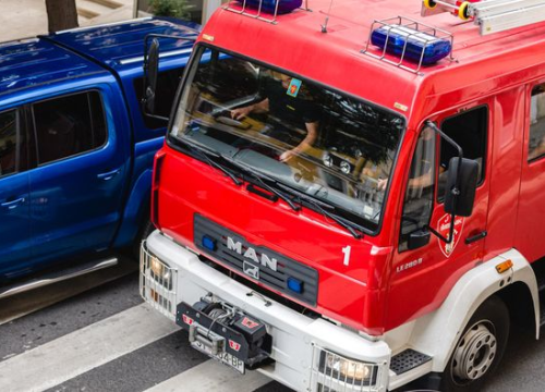 Signalna raketa izazvala požar na Šubićevcu