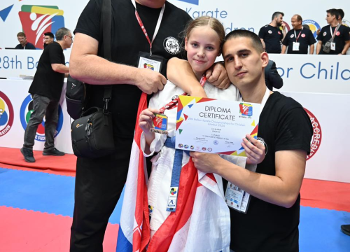 Fotografija 7 - Lili Klarin karate trenira tri i pol godine, a s turnira se nikad nije vratila bez medalje