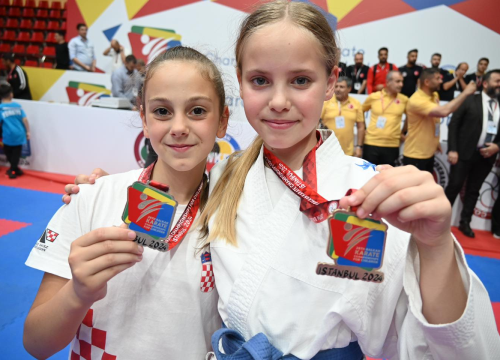 Fotografija 2 - Lili Klarin karate trenira tri i pol godine, a s turnira se nikad nije vratila bez medalje