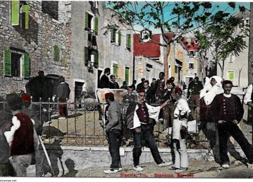 Dištonavati ili pivati 'ka da mu je magarac prdnija na uvo'