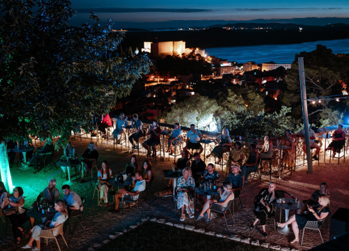 Večeras najljepši zalazak pa Porinom nagrađeni album ‘Wanderlust’ uživo