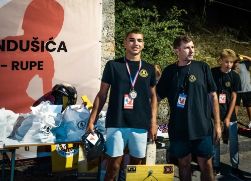Fotografija 32 - Više od 50 natjecatelja utrkivalo se na karićima kroz Rupe