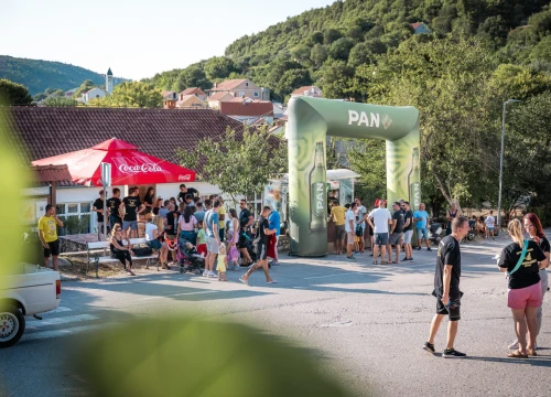 Fotografija 4 - Više od 50 natjecatelja utrkivalo se na karićima kroz Rupe