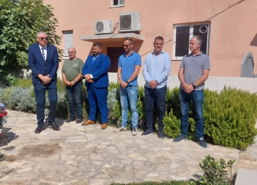 Fotografija 2 - U Murteru obilježen Dan pobjede i domovinske zahvalnosti
