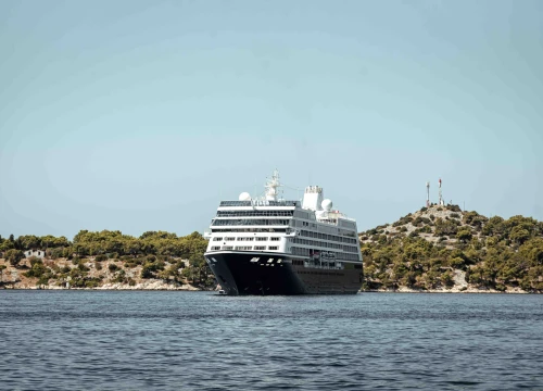 Fotografija 2 - U Šibenik danas uplovila dva kruzera