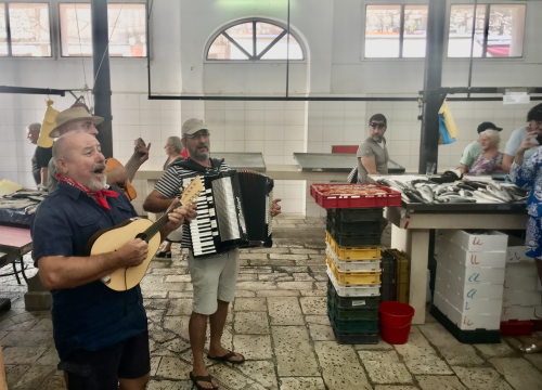 Trio gušt uoči Šansone iznenadio ribare na splitskoj peškariji
