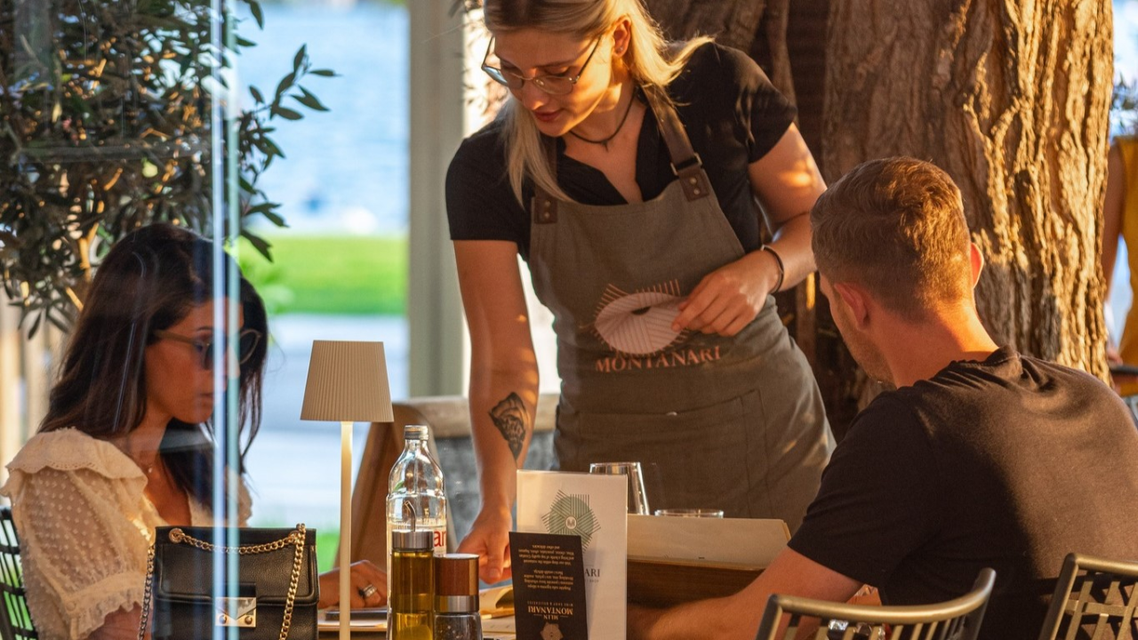 Prepustite se ugodnim trenucima na terasi Mlina Montanari