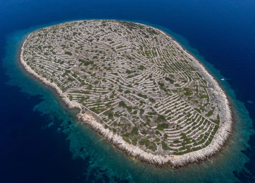 Fotografija 1 - U šibenskom arhipelagu kameni 'otisak prsta' koji privlači sve više pažnje