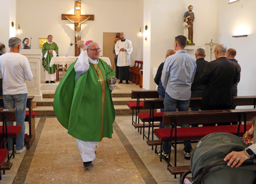 Biskup Rogić blagoslovio crkvu u Kadinoj Glavici