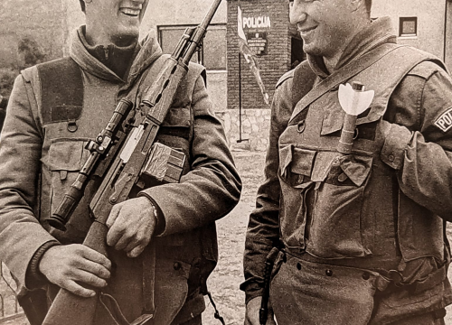 Fotografija 6 - U knjižnici otvorena izložba ratnih fotografija 'Šibeniče, ti si stina'