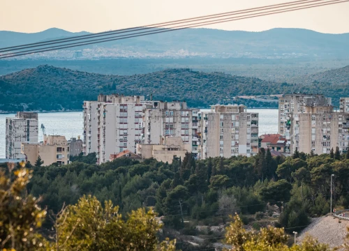 Utorak topliji i oblačniji, navečer moguća kiša