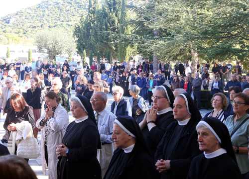 Fotografija 10 - Biskup Rogić predvodio misu na gradskom groblju Kvanj