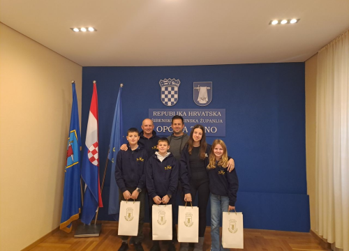 Načelnik Jareb primio članove Veslačkog kluba Tisno