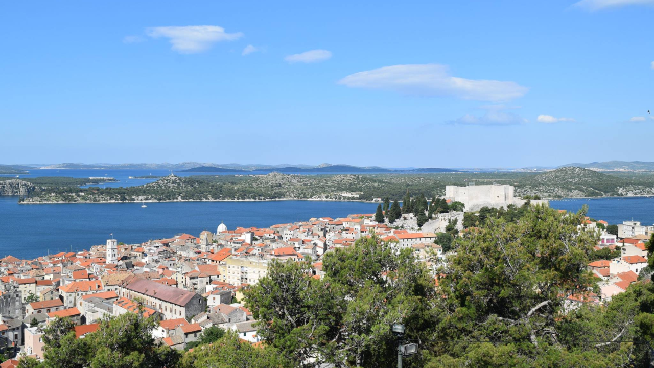 Danas pretežno sunčano uz umjerenu i jaku buru
