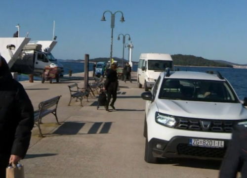 Nakon Kaprijana, evo i Zlarinjana: Prosvjedovali zbog zabrane prometovanja kamiona s dizalicom