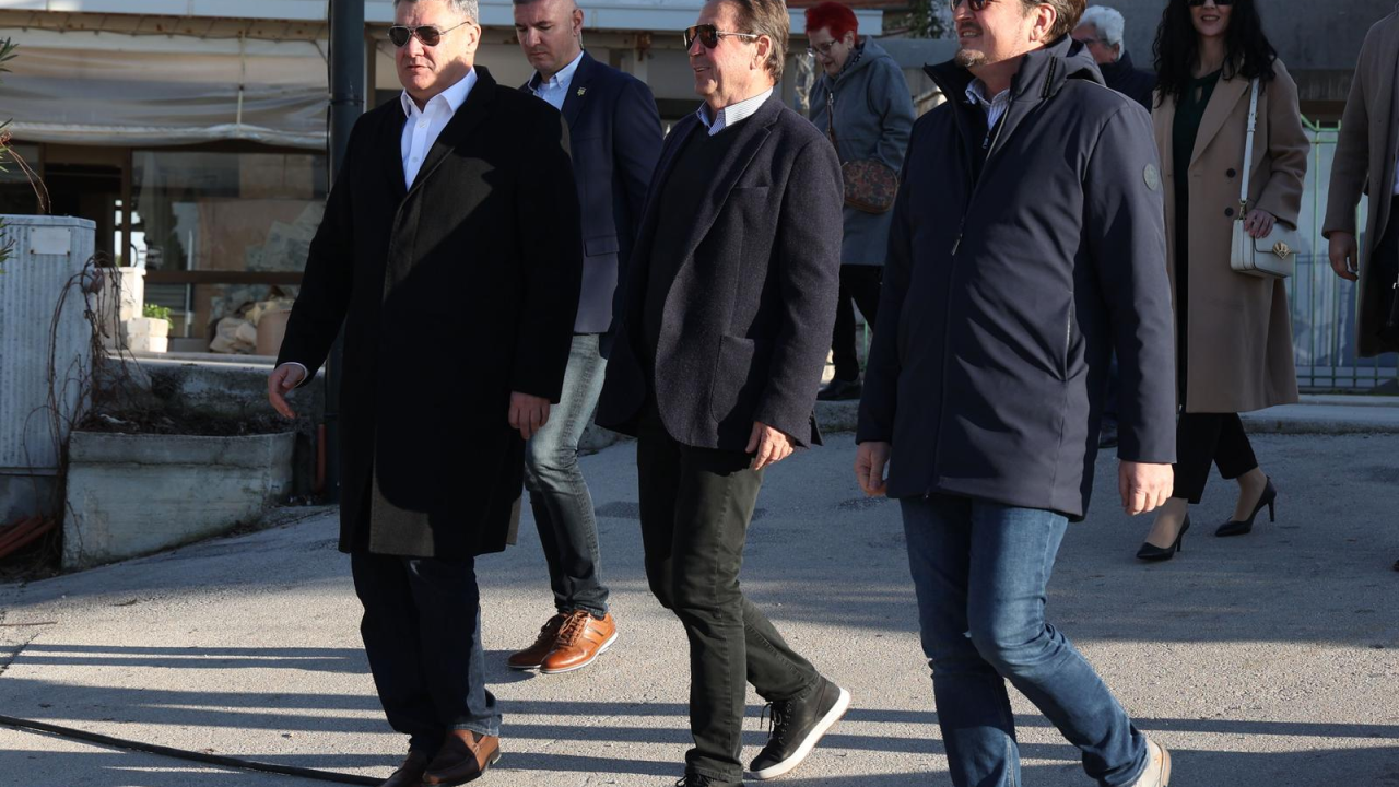 Predsjednik Milanović posjetio Primošten, dočekao ga načelnik Petrina