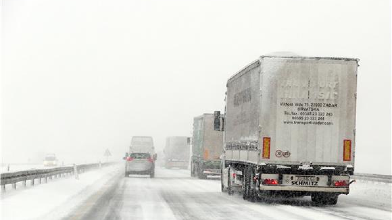 Zbog olujnog vjetra, zabrana prometa između Sv. Roka i Posedarja