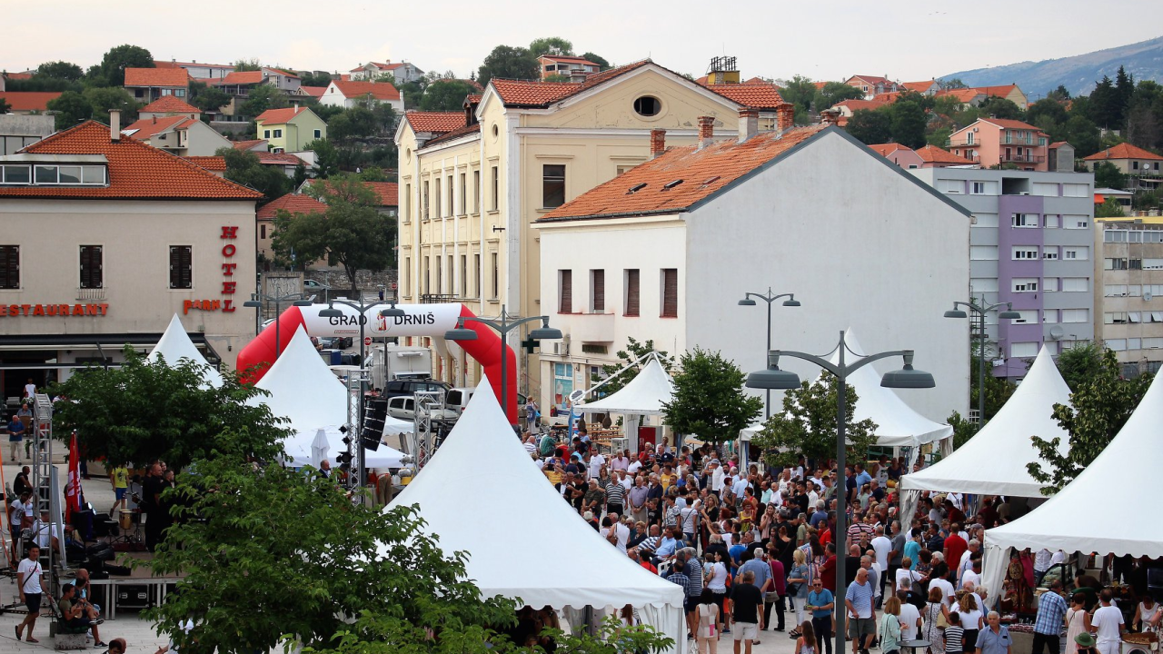 Grad Drniš objavio poziv za prijavu programa udruga