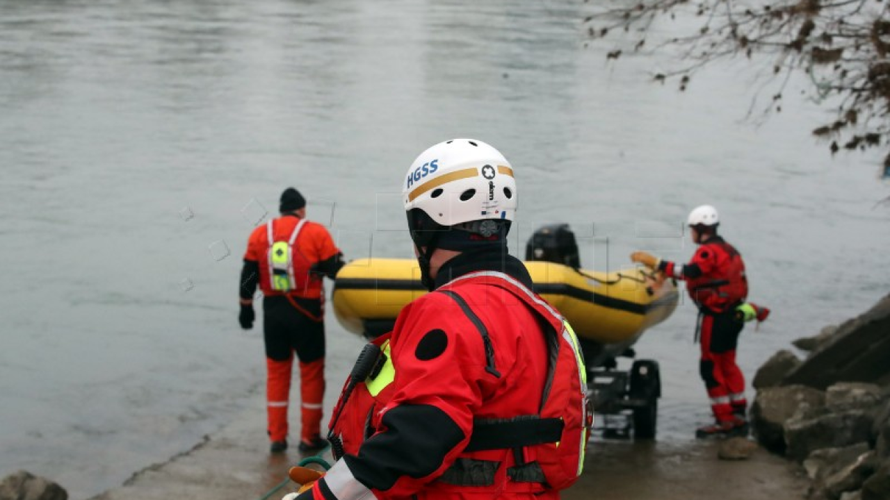 Istražni zatvor majci osumnjičenoj za teško ubojstvo djeteta za kojim se traga u Savi