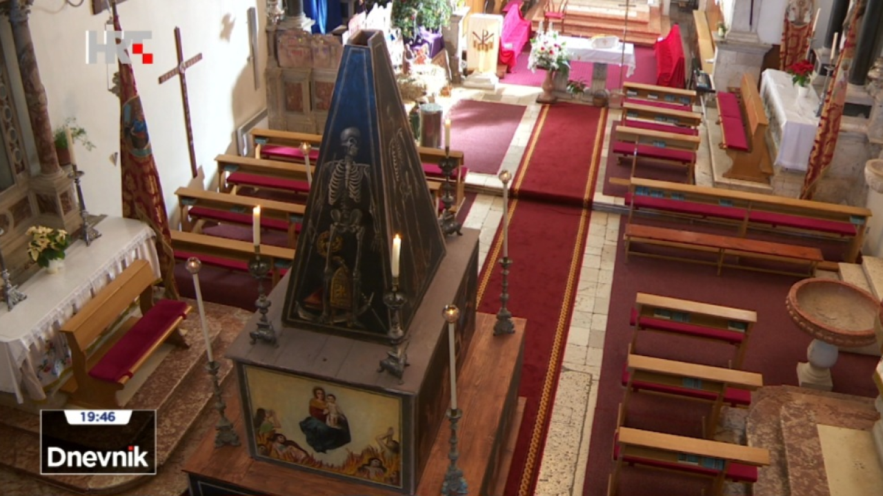 Obnovljen ponos Tisnog, četiri metra visoka sakralna piramida katafalk