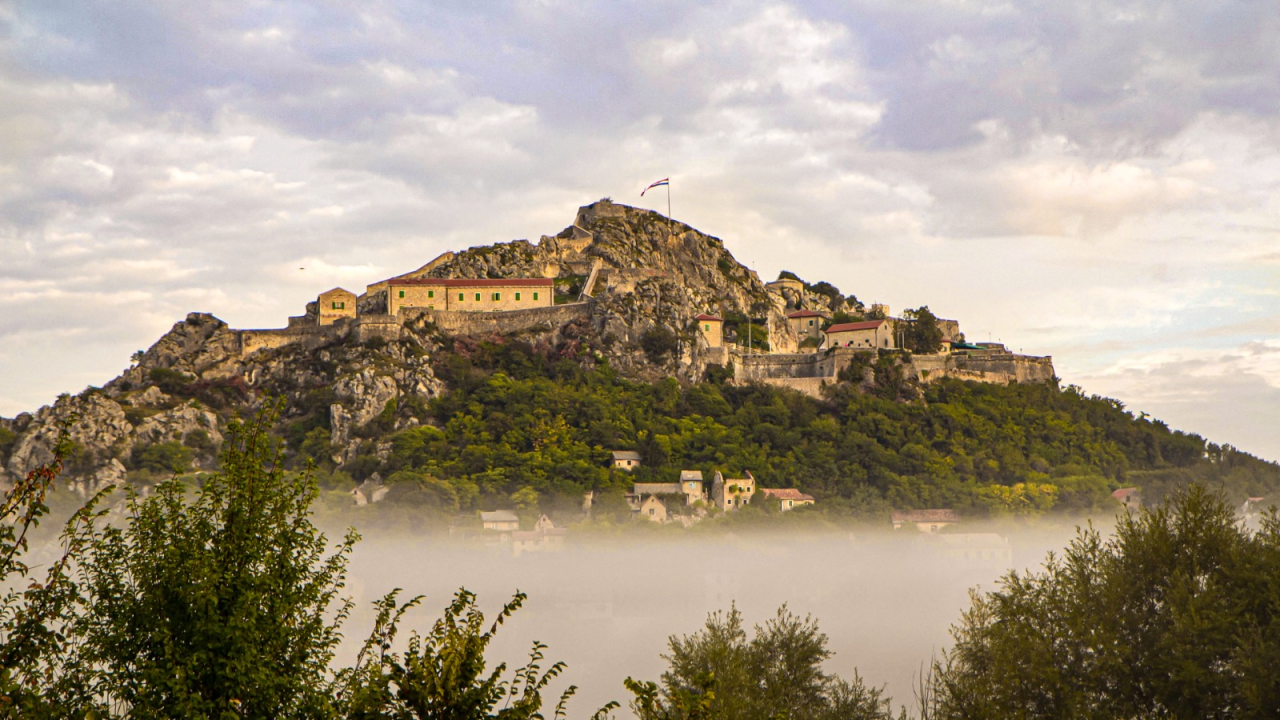Knin nije grad koji živi jedan danu godini, već centar hrvatskog avanturizma