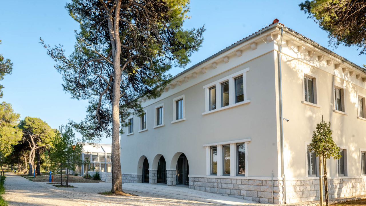 Noć muzeja 2025: U Kanalu sv. Ante izložba ‘Dodir rijeke i mora’ otkriva tajne ušća rijeke Krke