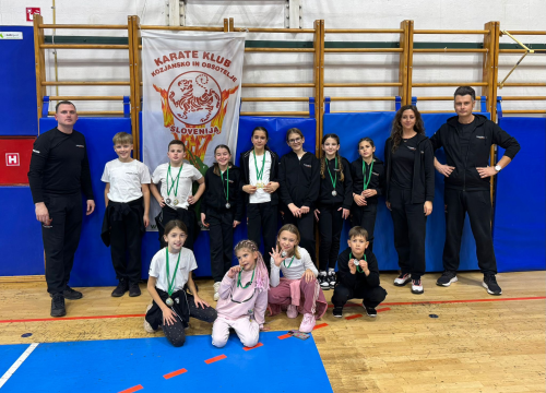 Karataši murterskog Phoenixa u Sloveniji uzeli 13 medalja