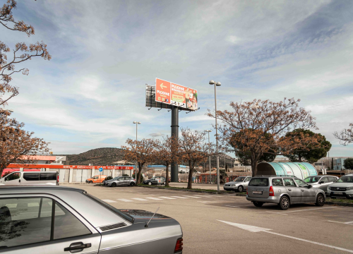 Fotografija 6 - Parkirališta trgovačkih centara u Šibeniku zjape prazna, ali onaj ispred Kauflanda mogao bi vas zavarati