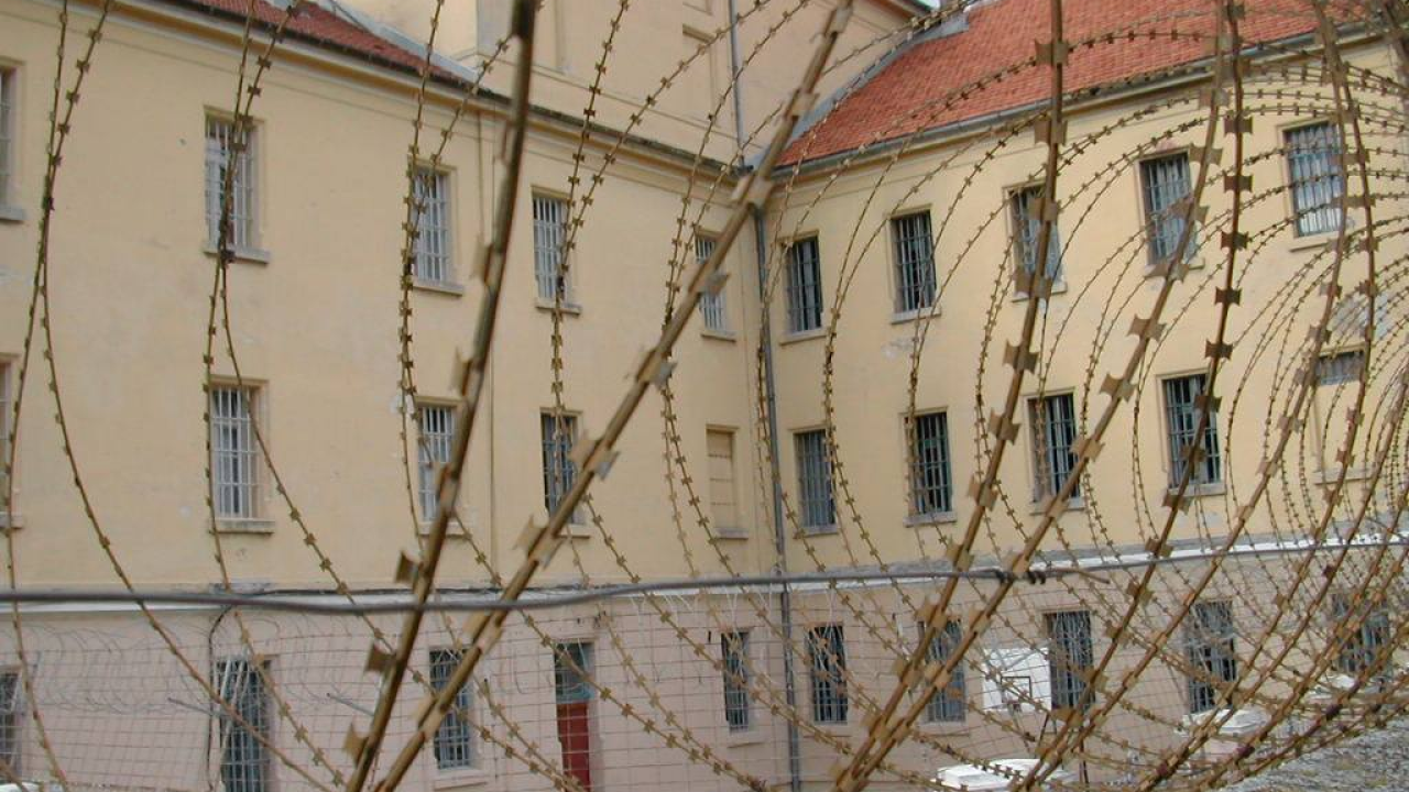 U centru Šibenika trojica mladića napala 42-godišnjaka koji je završio u bolnici