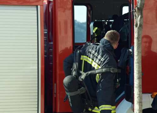 U Šibeniku izbio požar u kotlovnici zgrade. Vatrogasci ga ugasili u sat vremena