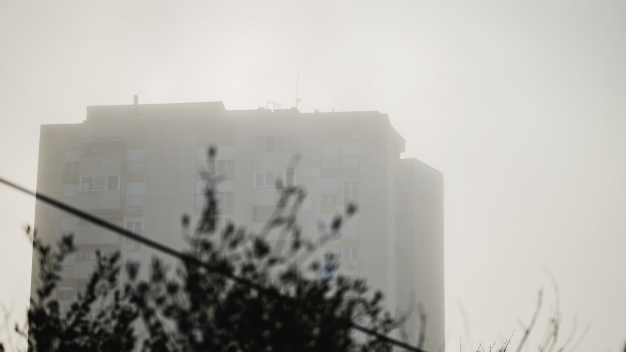 Kolnici su sliski i mokri, a ima i magle