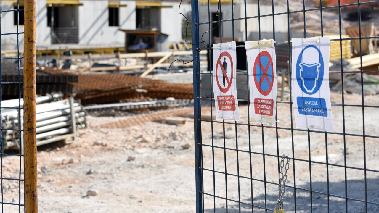 Urušio se dio gradilišta u zagrebačkom Španskom: Tri Strabagova radnika ozlijeđena